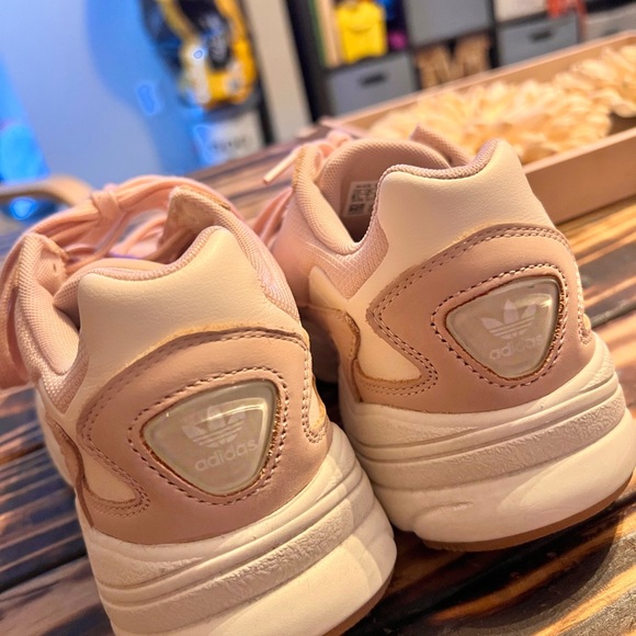 Adidas Torsion 💥LIKE NEW 💥 - Picture 3 of 4